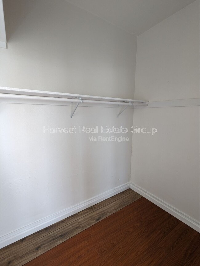 Building Photo - 1532 8th Ave