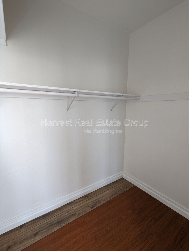 Photo - 1532 8th Ave Apartment