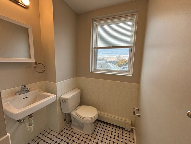 Interior Photo - 256 Washington