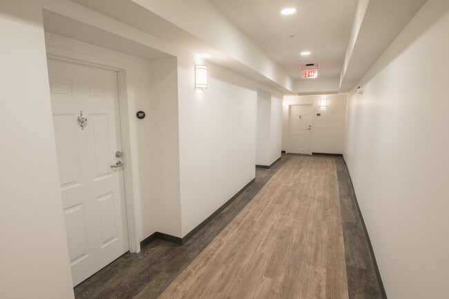 Building Photo - Berwyn Apartments