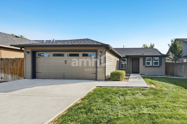 Building Photo - 1215 W Sanetta St