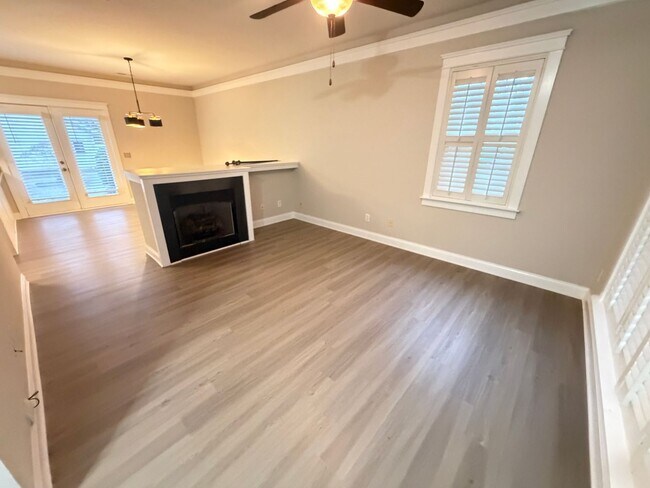 Foto del edificio - Charming 3-Bedroom Home – Walking Distance to Birkdale Village!