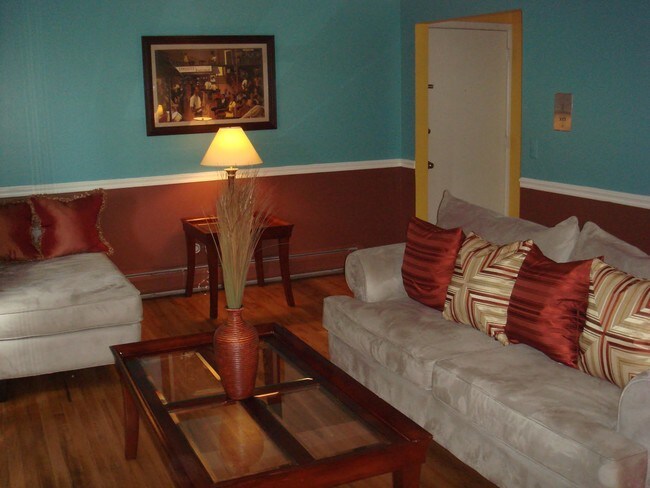 Building Photo - 1205 Island Dr