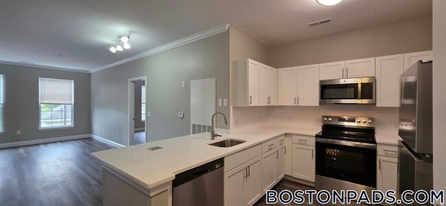 Building Photo - 311 Lowell St