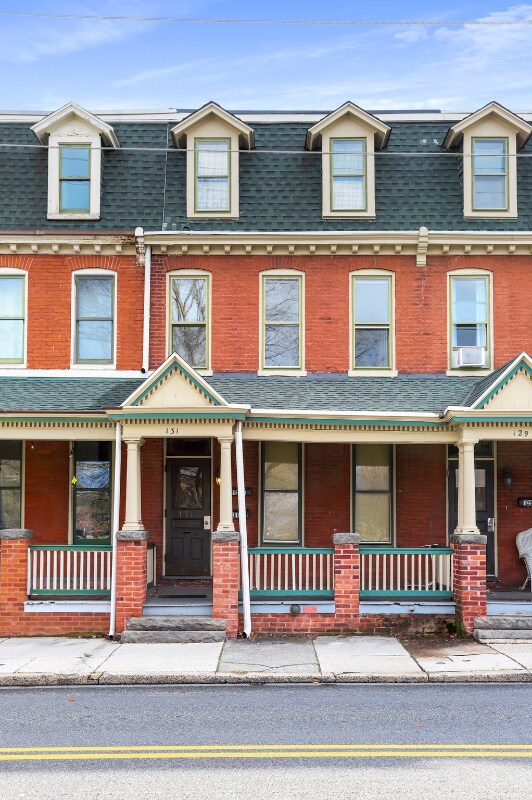 131 N Washington St Unit B, Gettysburg, PA 17325 Room for Rent in