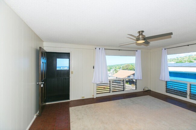 Foto del edificio - Amazing views, spacious floorplan, bonus f...