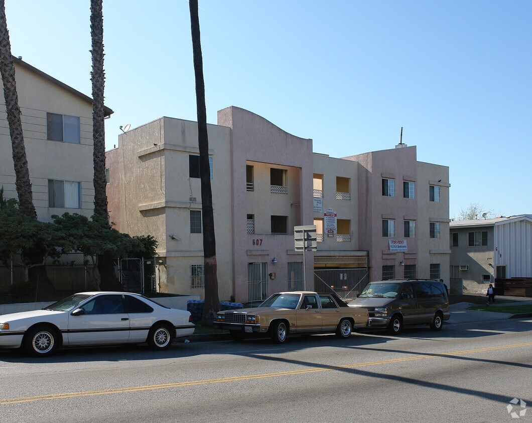 Building Photo - 607 N Normandie Ave