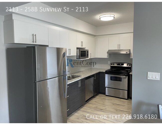 Building Photo - 258B-258B Sunview St