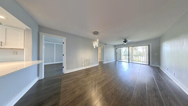 Foto del edificio - 6180 Sun Blvd