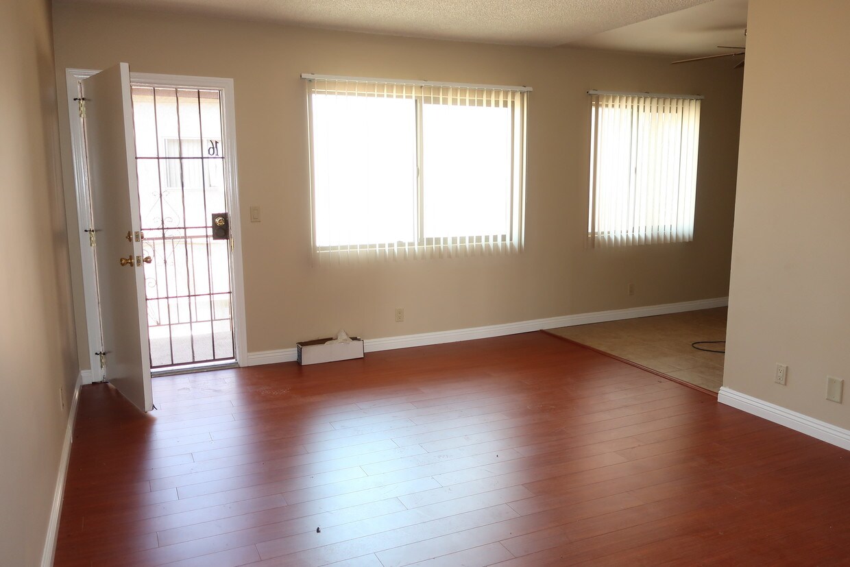 Foto principal - 1351 W 227th St