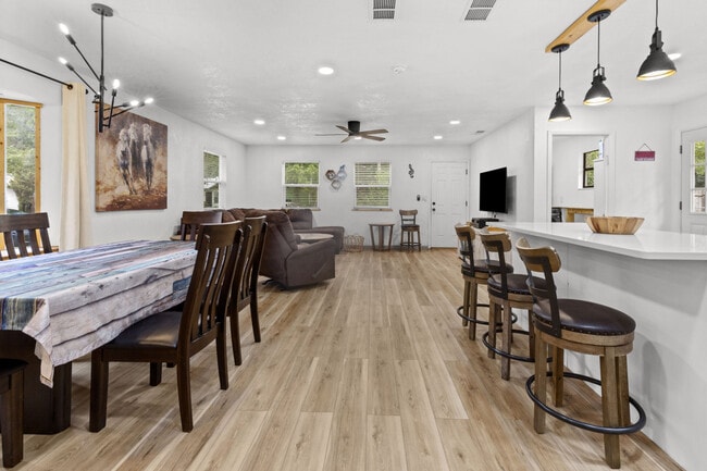 Foto del edificio - 2725 NW 44th Pl