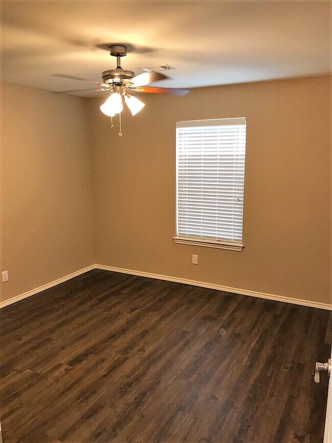 Foto del edificio - 4262 Castlegate Dr