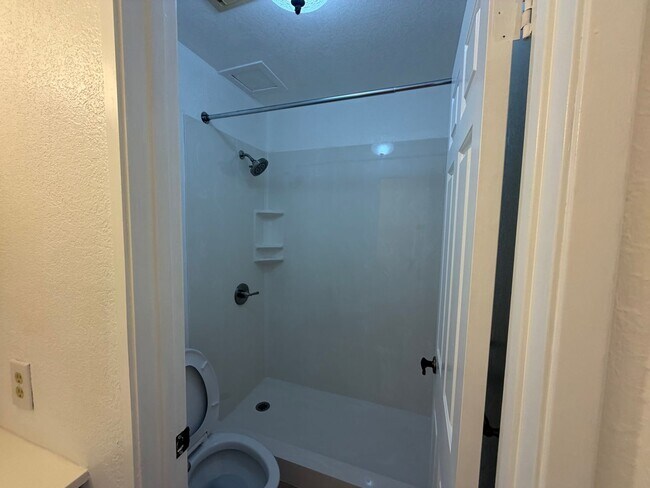 Foto del edificio - Ihona K2 One bedroom, one bathroom, one parking ground level townhouse.
