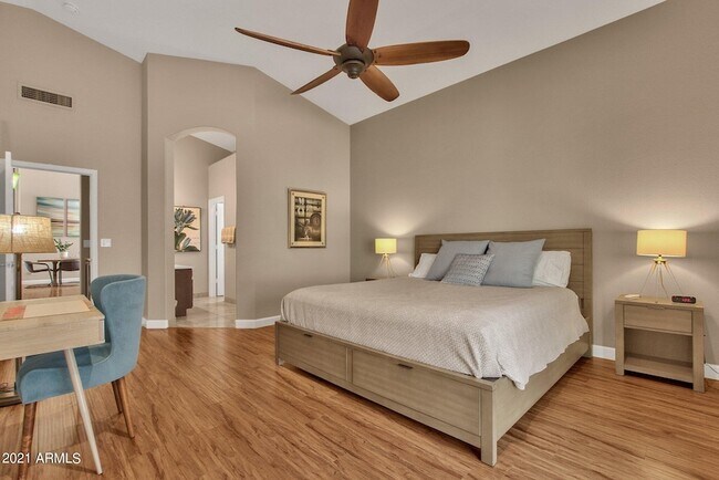 Foto del edificio - 1138 E Amberwood Dr