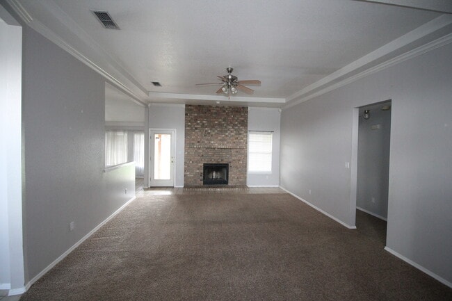 Foto del edificio - 2300 Northglen Dr