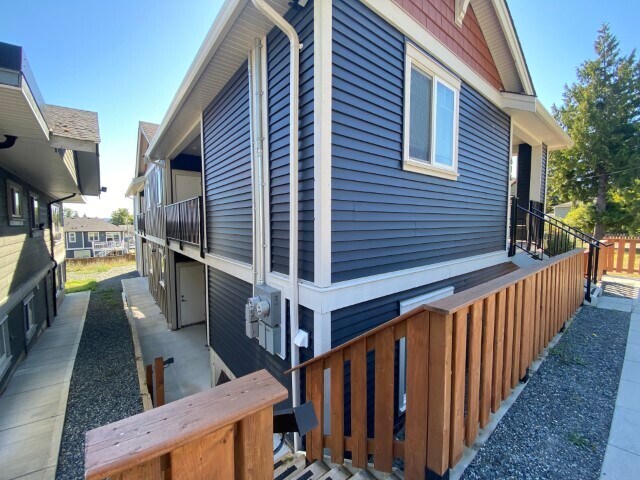 Photo du bâtiment - 616 Lambert Ave