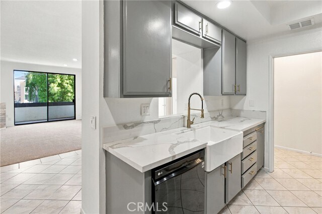 Foto del edificio - 14115 Moorpark St