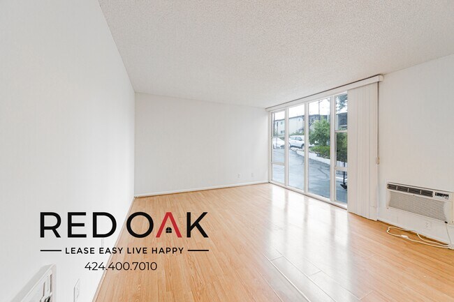 Foto del edificio - 2748 Montrose Ave