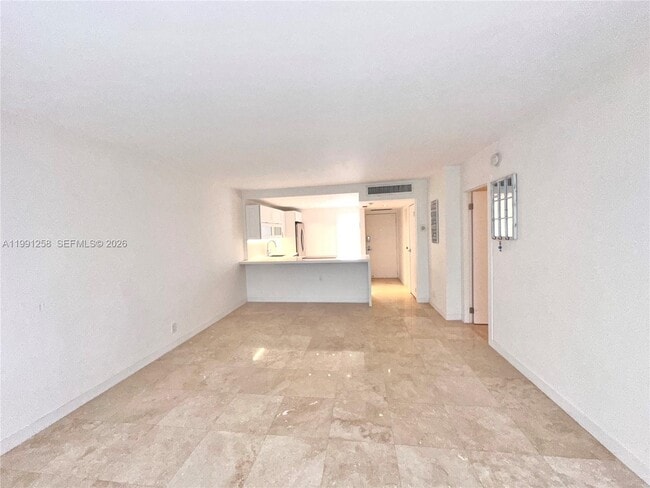 Foto del edificio - 3301 N Country Club Dr