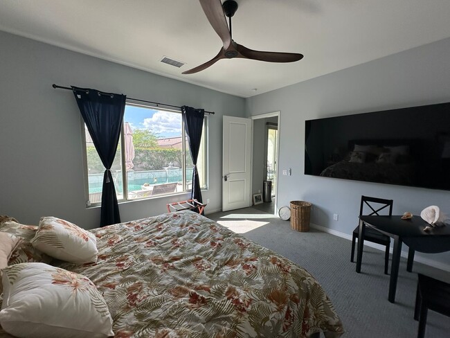 Building Photo - Short term Furnished home in the desirable...