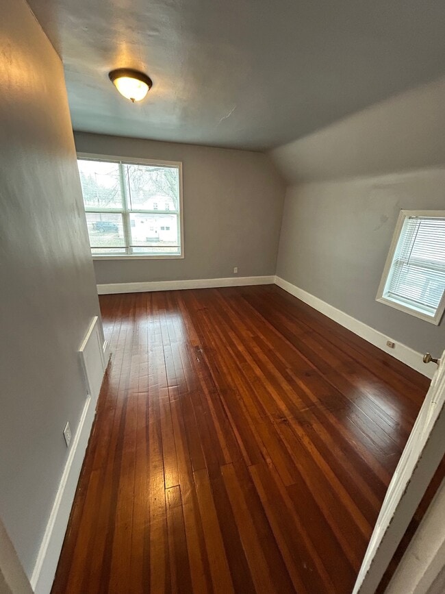 Master Bedroom - 821 Minnesota Ave