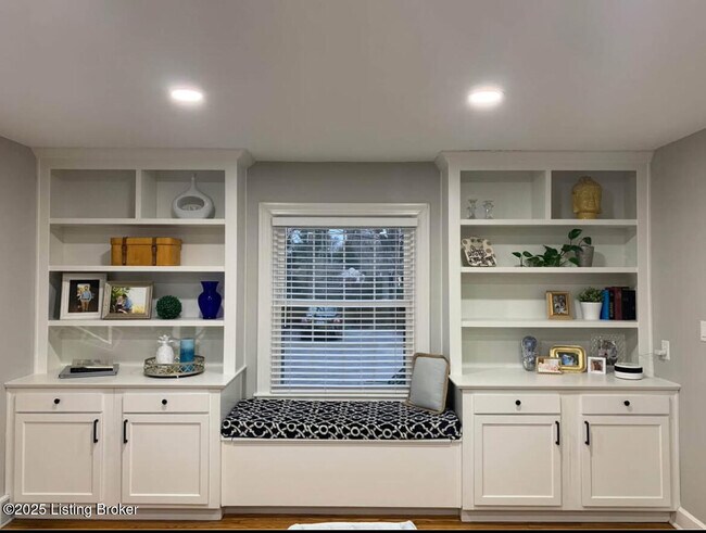 Building Photo - 405 Breckenridge Ln