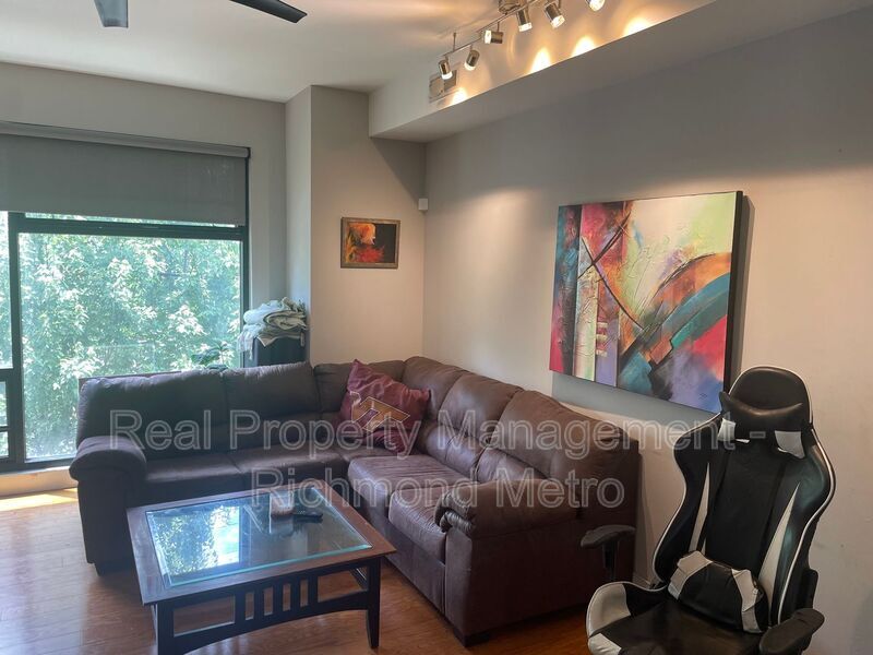 Foto del edificio - 2028 W Cary St