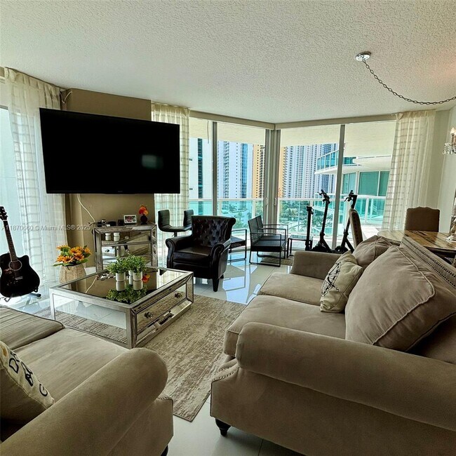 Foto del edificio - 150 Sunny Isles Blvd