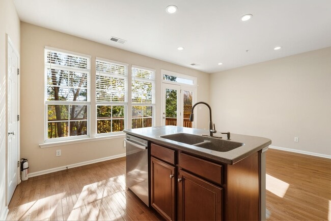 Photo - Bright and Spacious 3-Bed Home Near Homest...