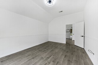 Building Photo - 13021 Castlewind Ln