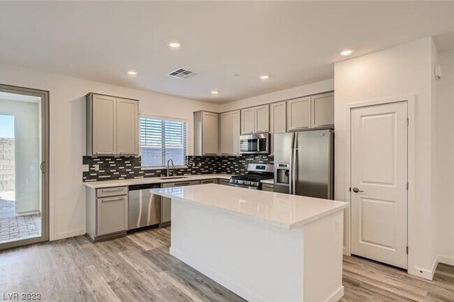 Foto del edificio - 11808 Pelican Butte Ave