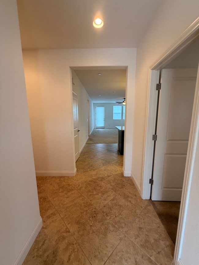 Building Photo - 2457 Parkland Way