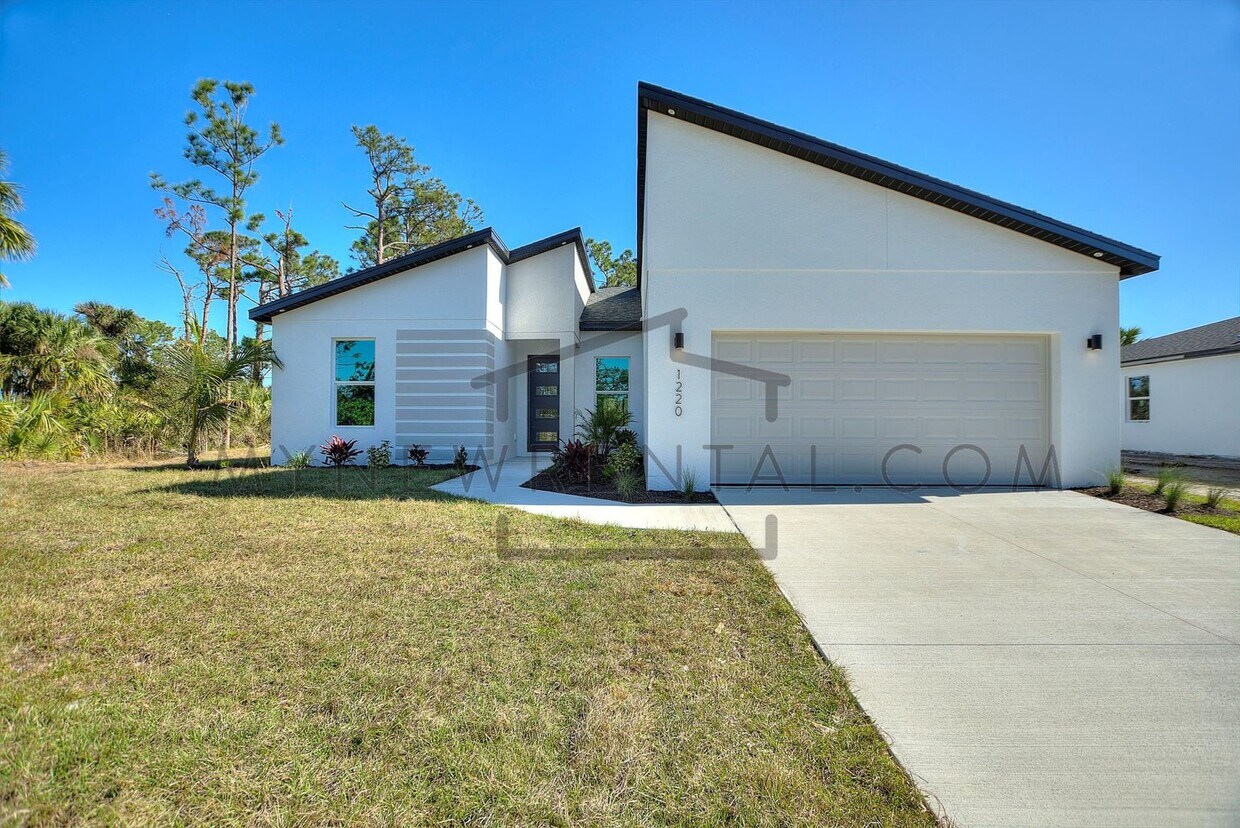 Primary Photo - ONE MONTH FREE RENT! Modern, energy effici...