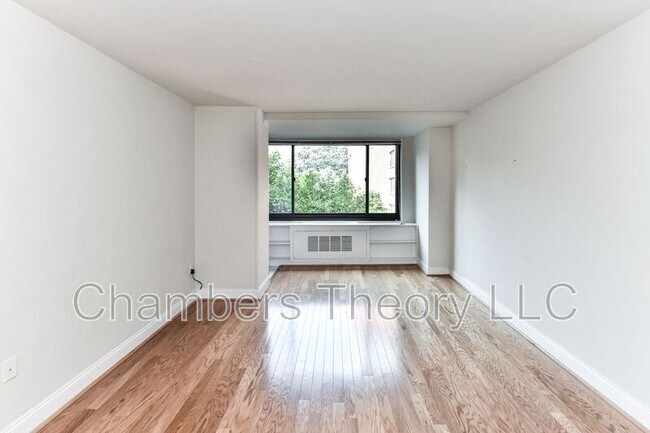 Foto del edificio - 1021 Arlington Blvd