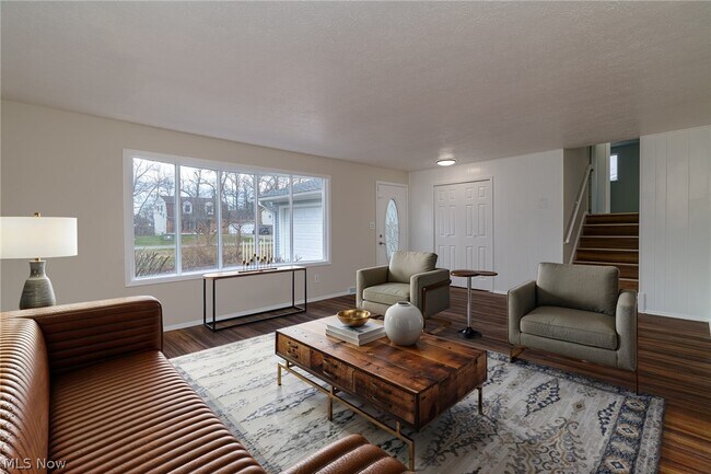 Foto del edificio - 8671 Ashwood Dr