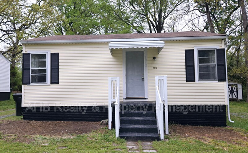 Primary Photo - 1213 Ava St