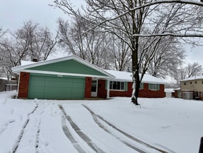 Building Photo - 813 Rockhill Ave