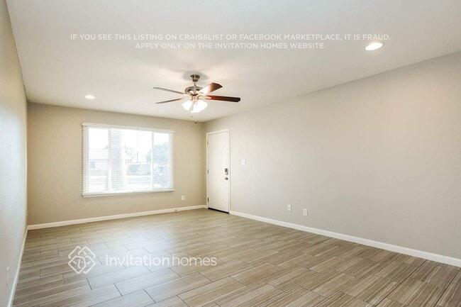 Building Photo - 2520 E Manhatton Dr