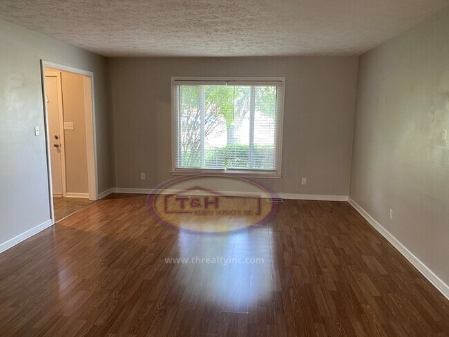 Building Photo - Great Duplex Home in Lawrence Township!