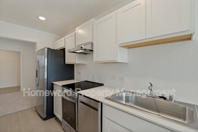 Foto del edificio - 1037 Bishop Creek Dr