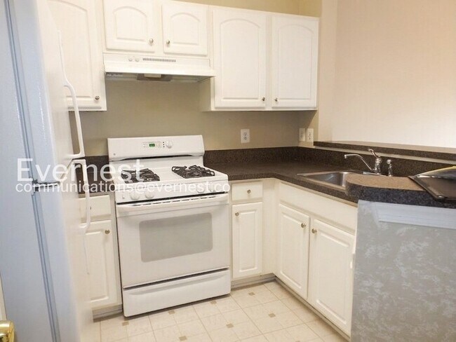 Foto del edificio - 21803 Flanders Ct
