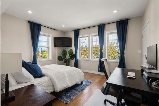 Building Photo - 47 Sargent St