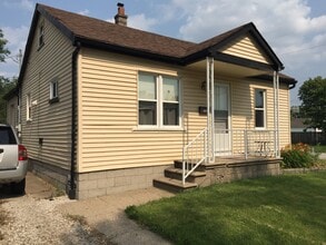 Building Photo - 2496 Alexis Rd