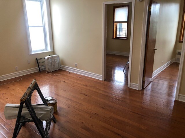 Foto del edificio - 1426 E 3rd St