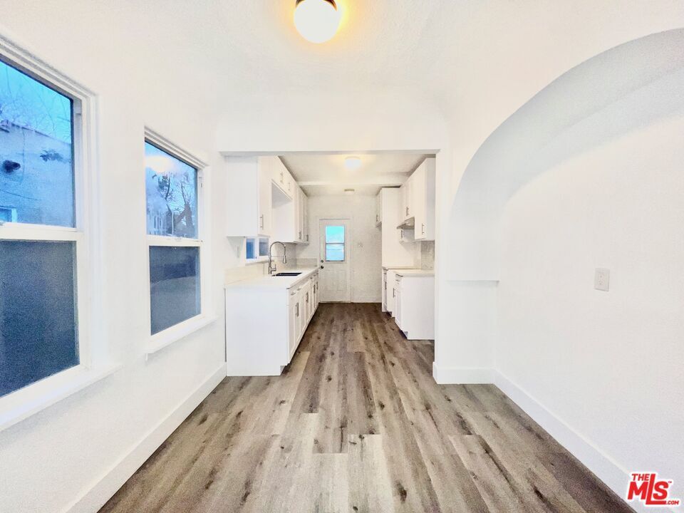 Foto del edificio - 5590 Lemon Ave