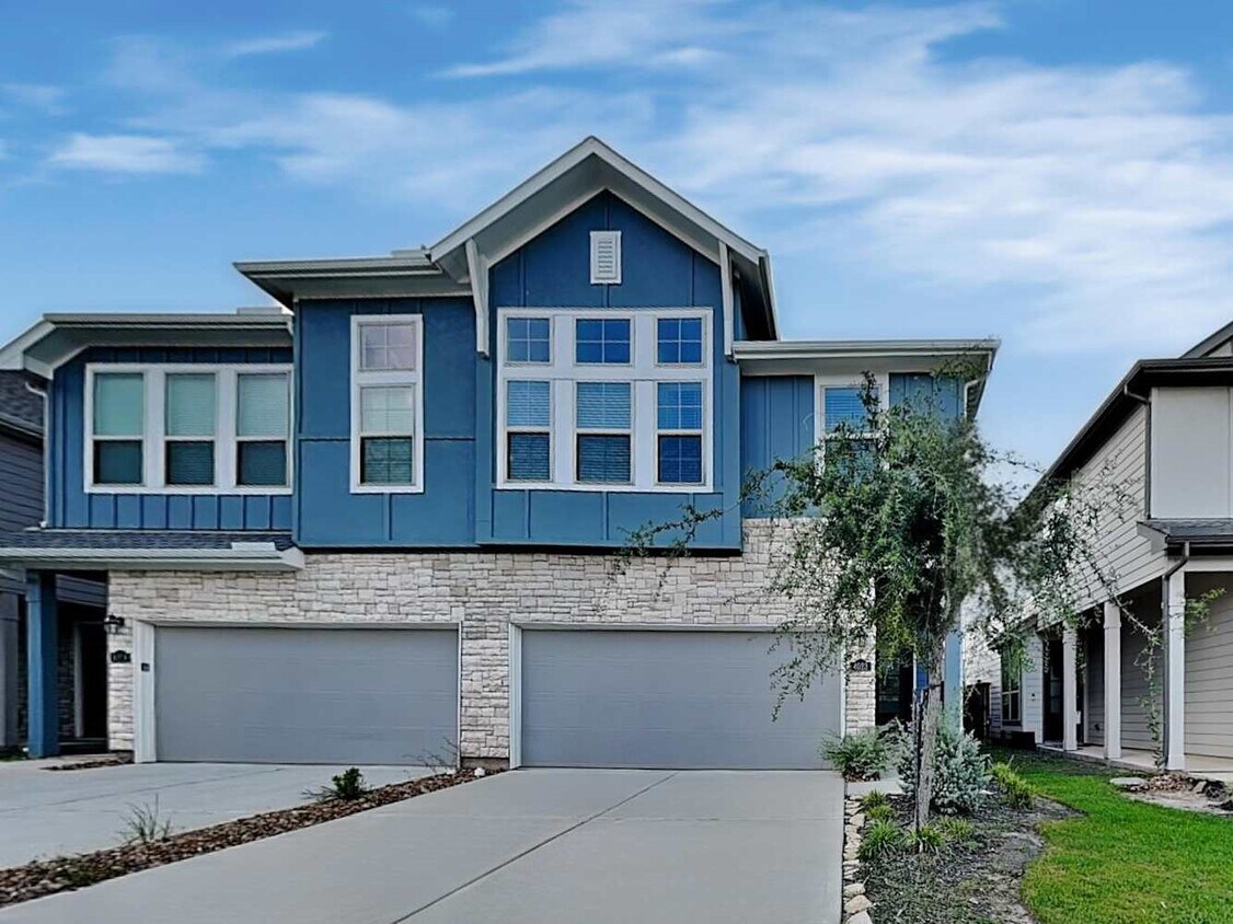 Foto principal - 4023 Champlain Wy