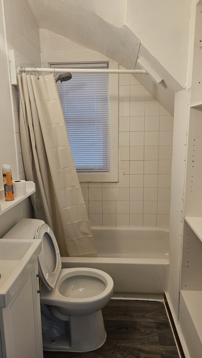 Foto del edificio - 585 Case Ave