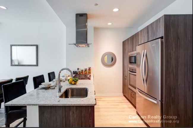 Foto del edificio - 229 E Lake Shore Dr