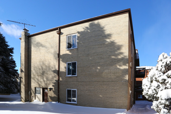 Building Photo - 740 Piper Ln