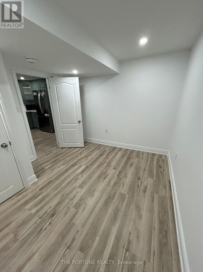 Photo du bâtiment - 23 Bleasdale Ave